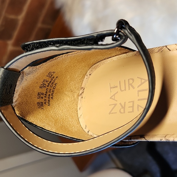 Naturalizer Black Wedge Sandal - Picture 4 of 6